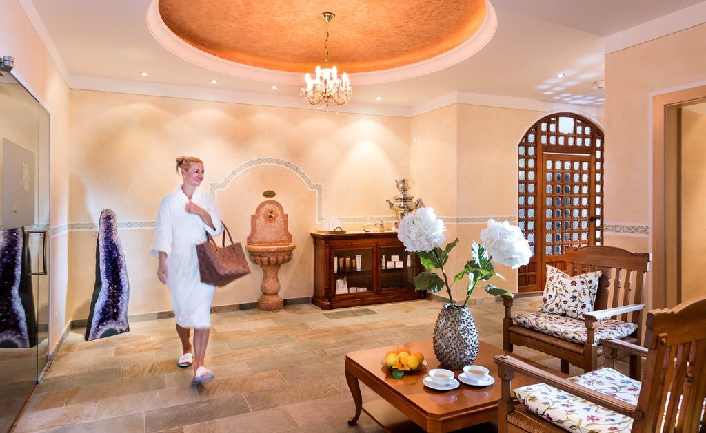 Hotel Mirabell Alpine Garden & 4*
